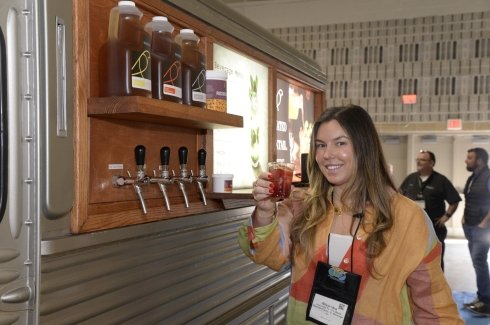 woman-holding-drink.jpg